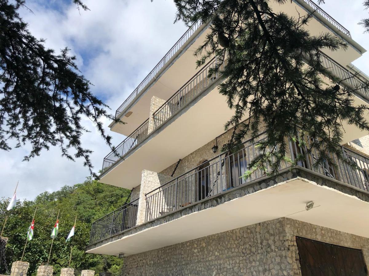 Замок Орлиное Гнездо New Athos Exterior foto